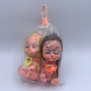 Pair of Vintage A.D. Sutton & Sons Blonde Brunette Rubber Kissing Dolls Rare NIP